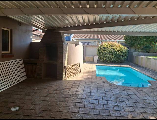 4 BEDROOM HOUSE FOR SALE IN MEER-EN-SEE